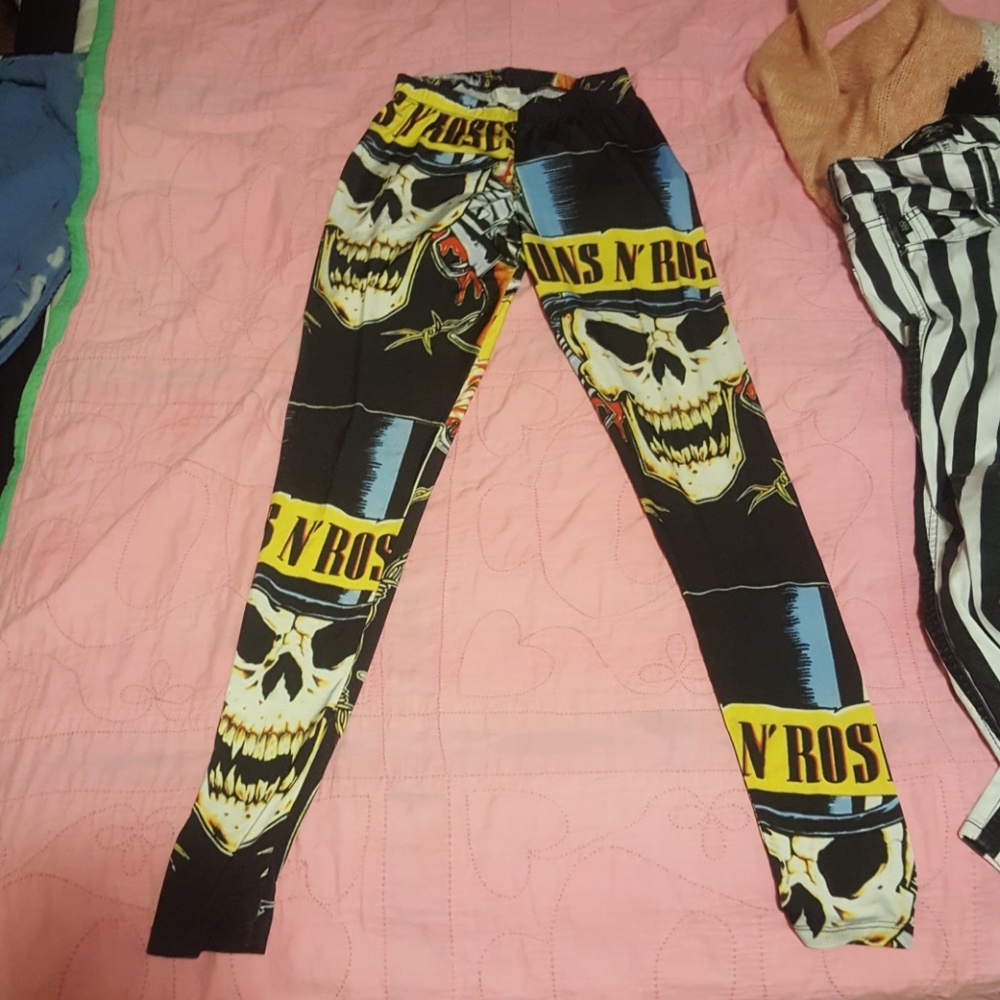 Guns and roses leggings